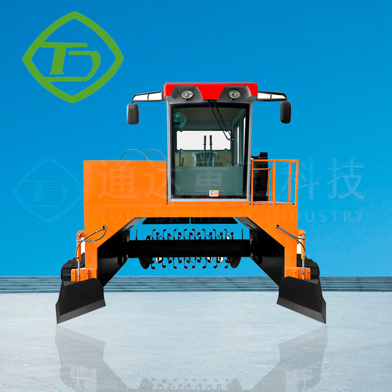 Machine voor het maken van compost van het type Crawler in koeienmesthouderij / Machine voor het maken van compost van organische meststoffen