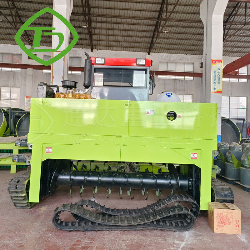 Machine voor het maken van compost van het type Crawler in koeienmesthouderij / Machine voor het maken van compost van organische meststoffen
